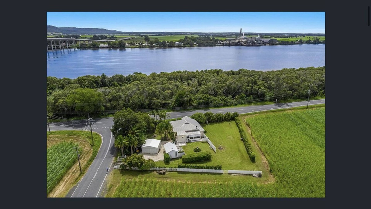 James Creek House | Cameron House a home with character and charm opposite the Clarence river