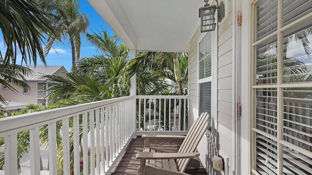 Marathon House | Cameron's Cozy Villa: A charming 3-bedroom house with a private pool.