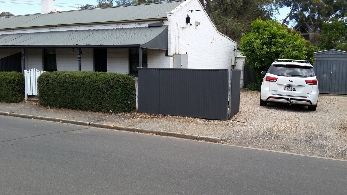 Gawler Cottage | Cameron Street Cottage, Walk to Gawler's Main Street