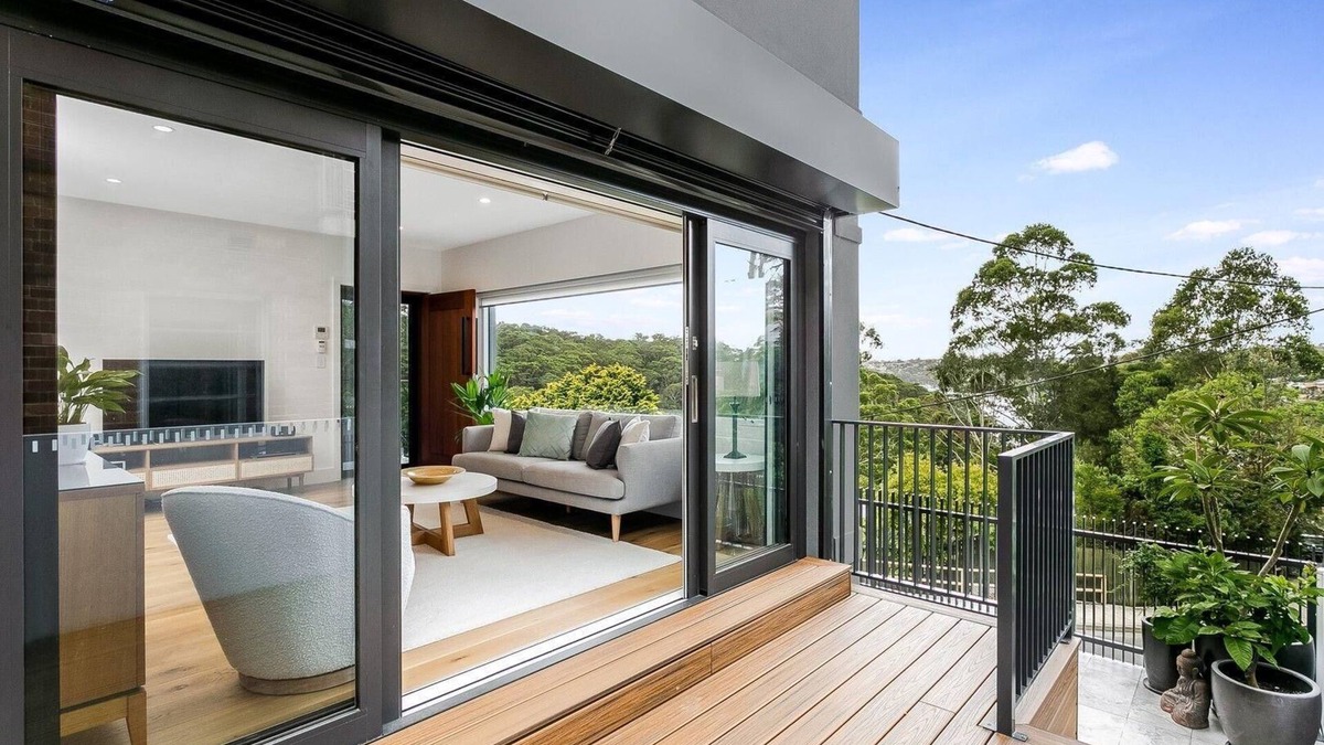 Cammeray Apartment | Cammeray- ROWL1 - Rowlison Parade - Modern 3BR Home with Courtyard Parking Next to Tunks Park in Cammeray