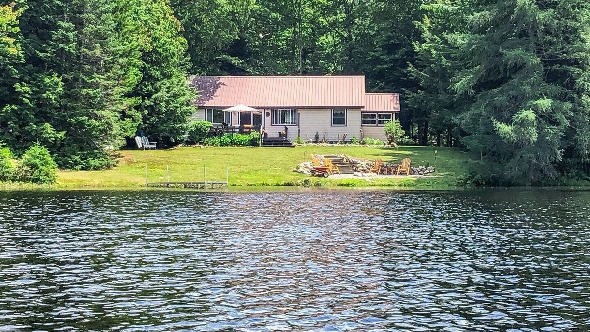 Thendara Cabin | Camp 173 at Okara Lakes