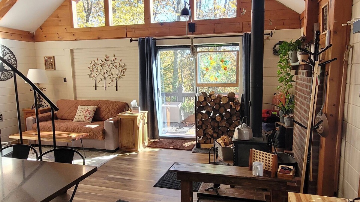 Sabinsville Cabin | Camp Coyote RidgenWestfield/PA Grand Canyon/Tioga Forrest. Pet friendly.