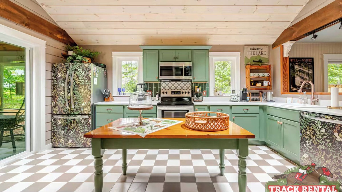 Galway House | Camp Ellwin - Galway Lake Retreat