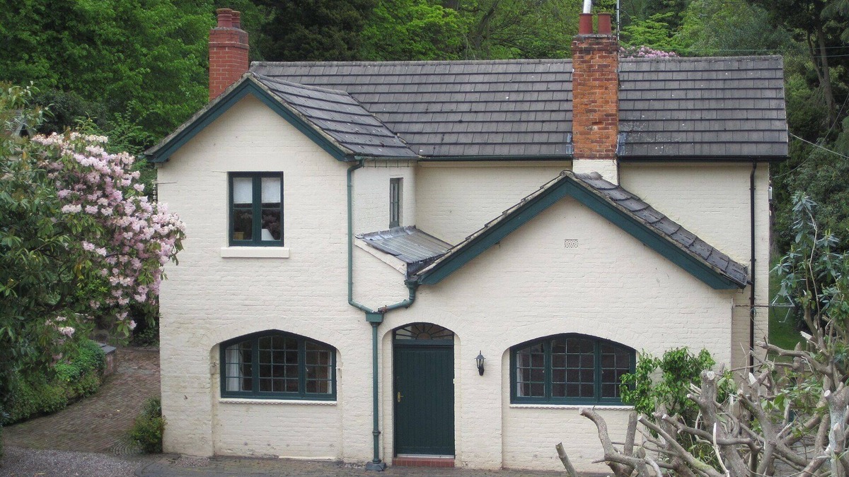 Newcastle-Under-Lyme Cottage | Camp Hill. Charming Cottages in Secluded Grounds of Historic Private Estate