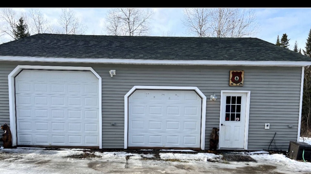 Jackman Cabin | Camp in Moose River
