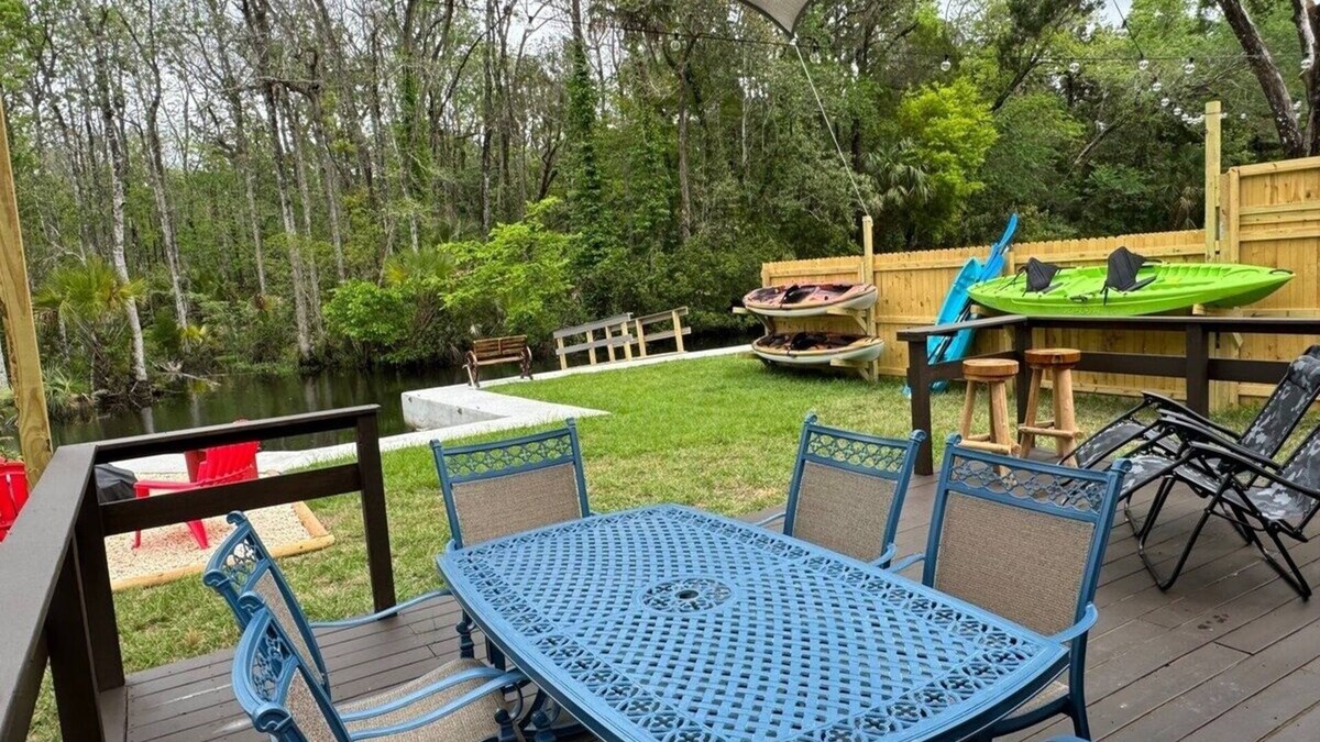 Crystal River House | Camp Manatee-waterfront, pet-friendly, kayaks, boatslip,fire pit, fishing poles
