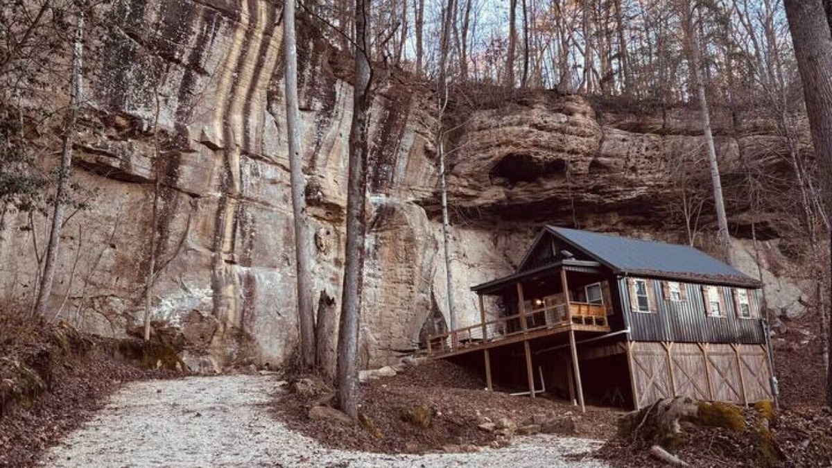 Saint Helens Cabin | Camp Moose- Red River Gorge