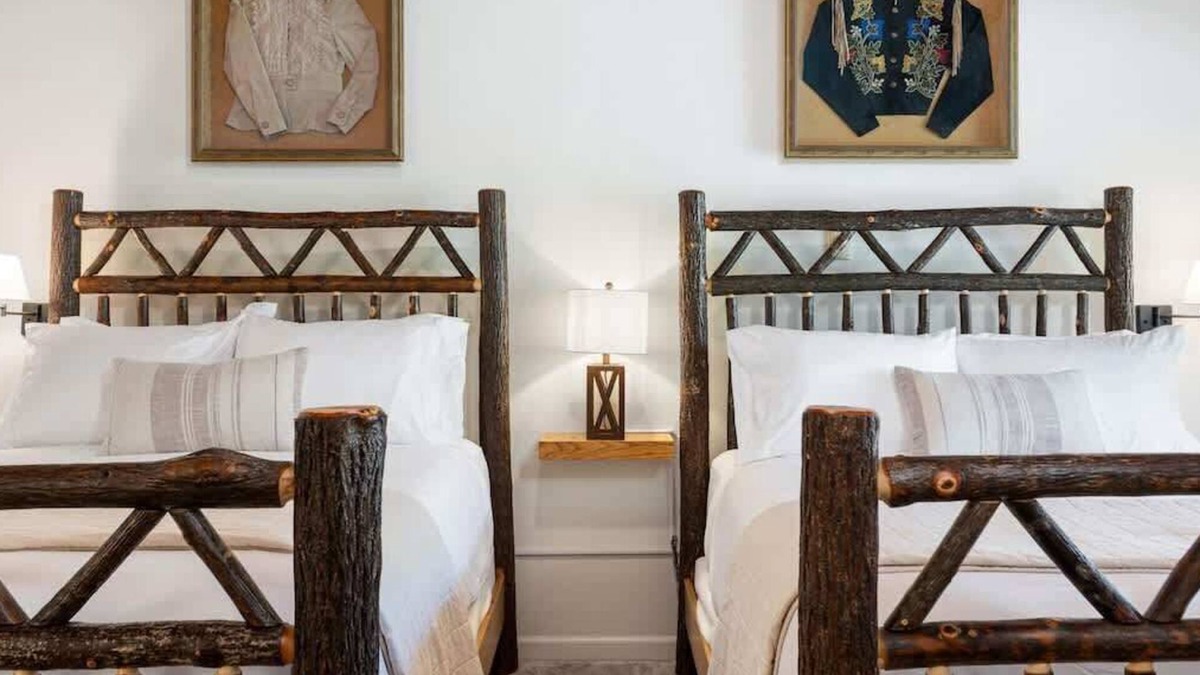 Springville Apartment | Camp Nelson Lodge Room 9