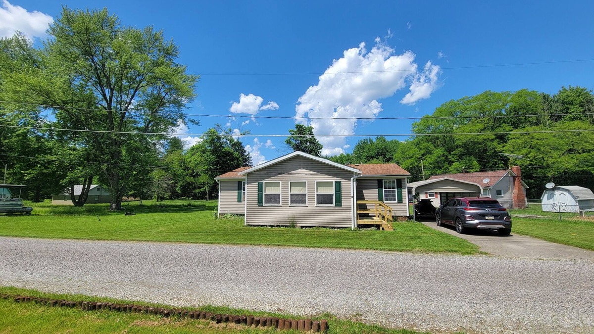 Pymatuning South Cabin | Camp Not Found - 3 Queen Bedrooms by the lake