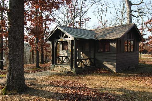 Kaiser Hotel | Camp Pin Oak