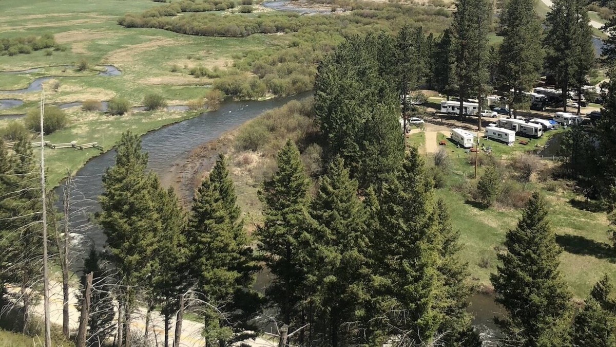 Ravalli County RV Rental | CAMP SULA - RV SITE 7
