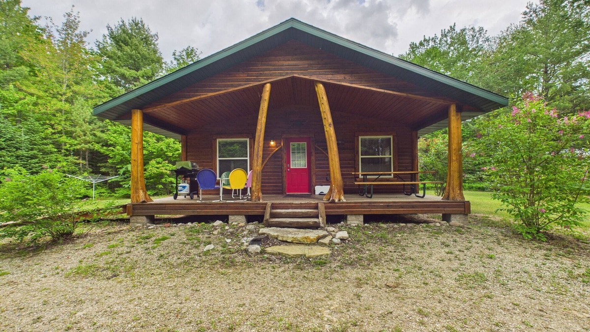 Munising Cabin | Camp Take 5-Secluded 2 Bedroom Cabin-15 Miles to Munising