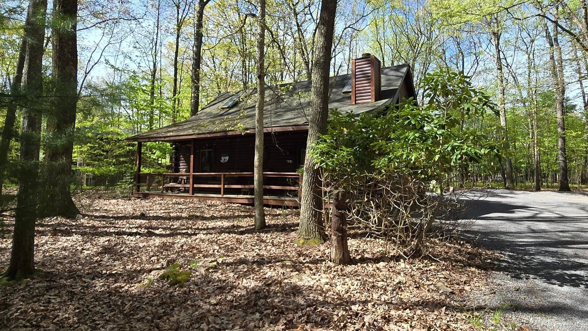 Swanton Cabin | Camp Valentine- charming 3 bedroom cabin with hot tub and fireplace in private setting