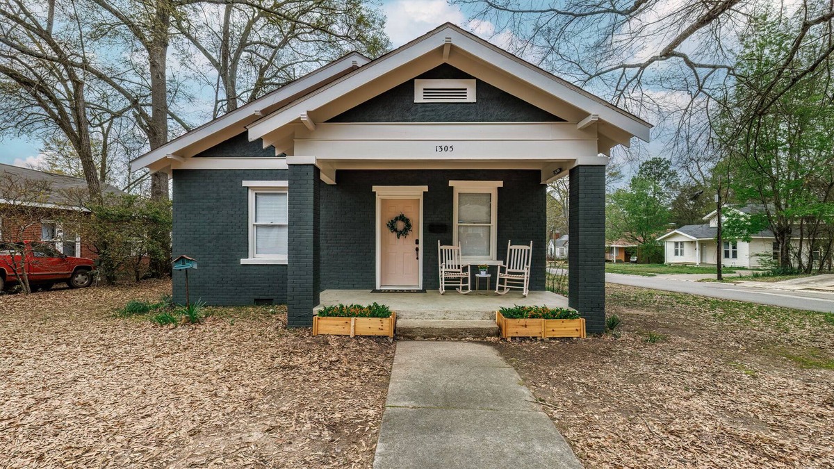 Arkadelphia House | Camp Wilson: A Curated Mid Century Bungalow Experience