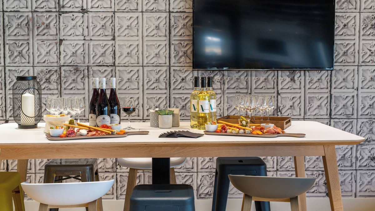 Change Hotel | Campanile Laval Nord