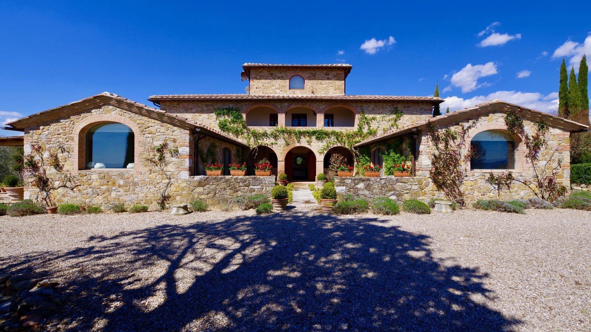 Castelnuovo Berardenga Villa | Camparone, ArcenoRentalsClub Magnificent Chianti Villa Exclusive Pool Concierge
