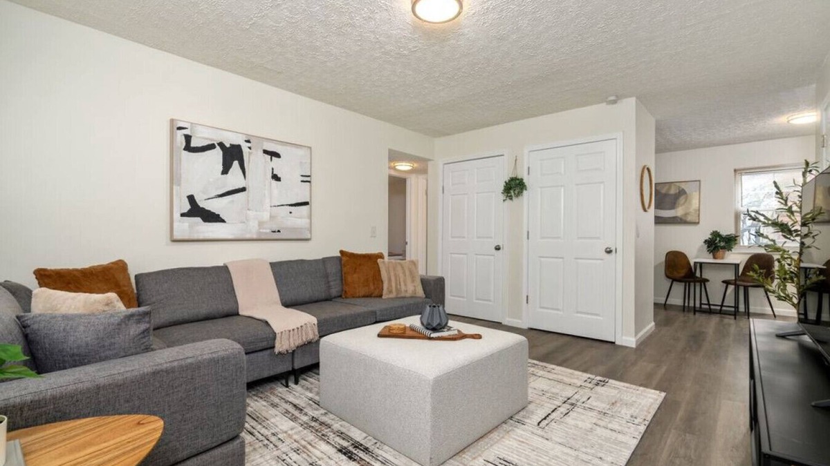 University District Apartment | Campbell at the Quad- 2BR 1BA Apt| North Campus