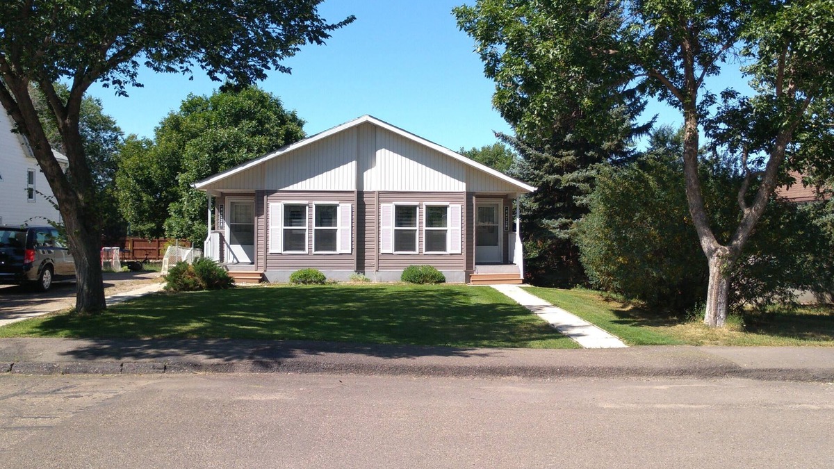 Gull Lake Apartment | Campbell's Clean & Comfortable Modern Duplex 4472B