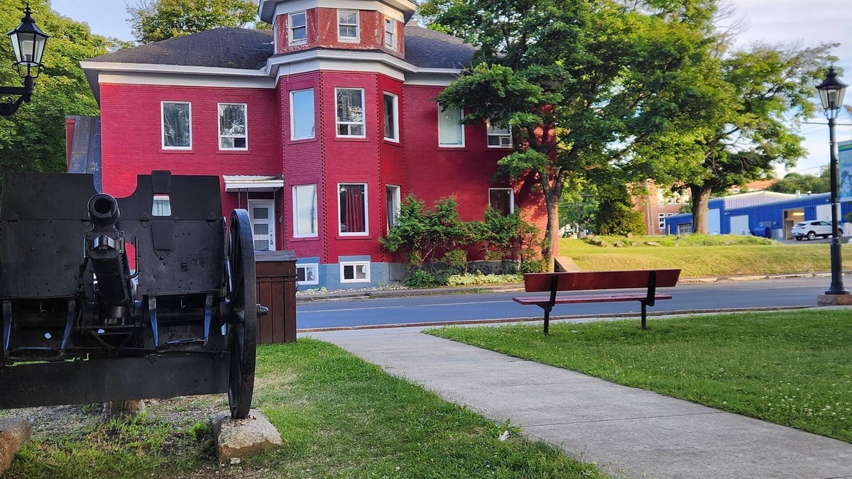Campbellton Apartment | Campbellton Castle
