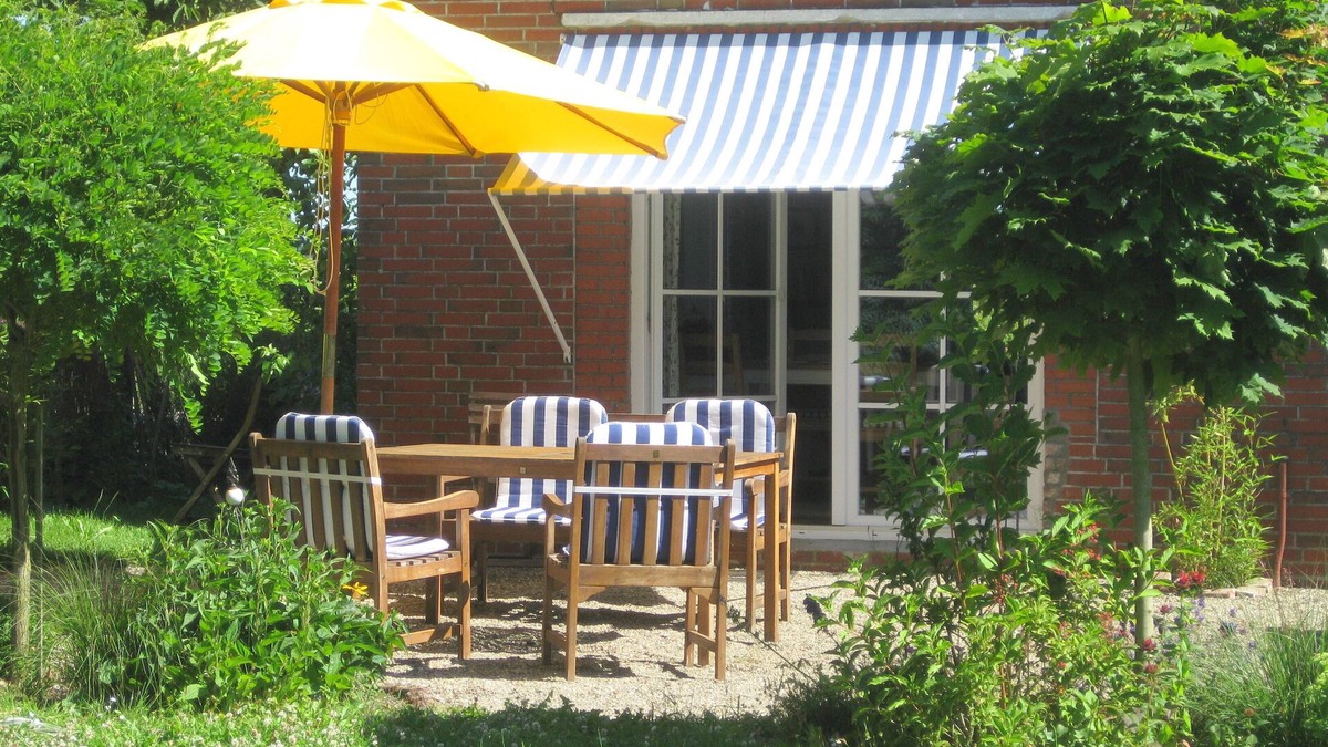 Campen House | Campen Cottage - relaxed, rustic cottage in shabby chic style near the coast