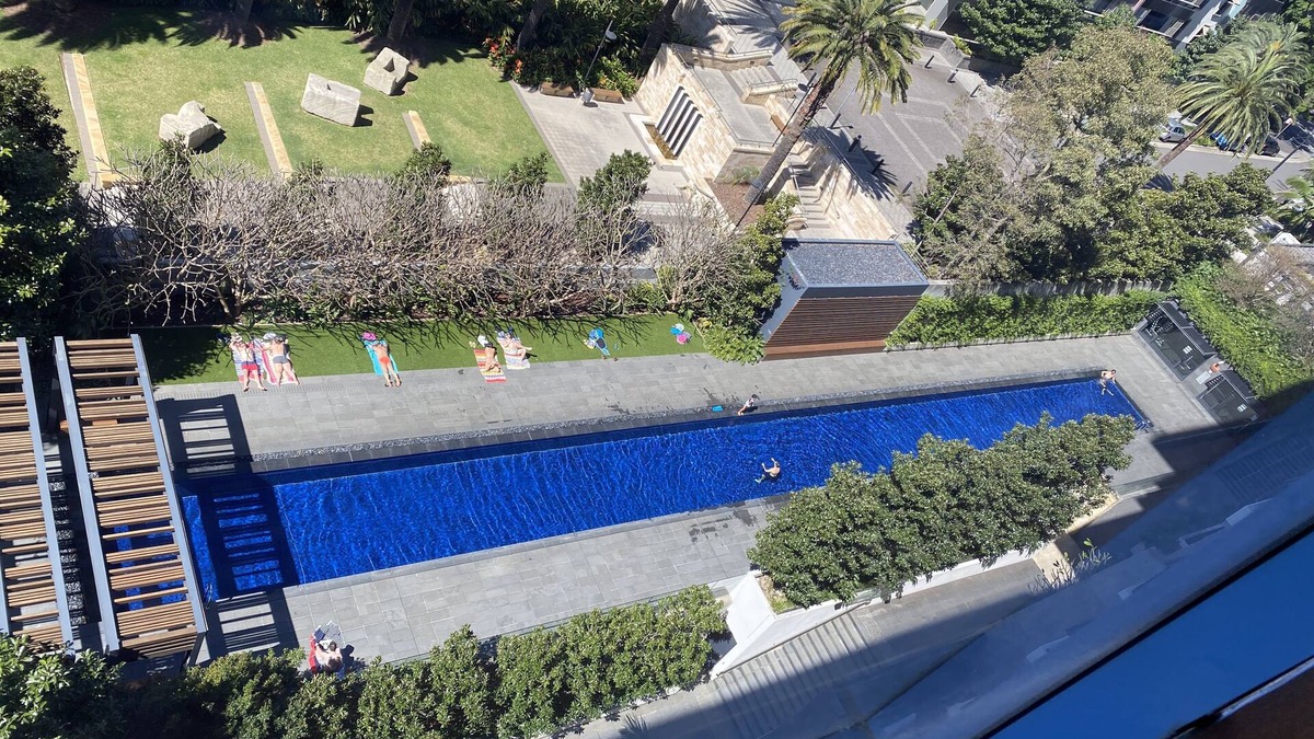 Camperdown Apartment | Camperdown 2 bed, 2 bath, pools & gyms, cafes, shops, transport, parking