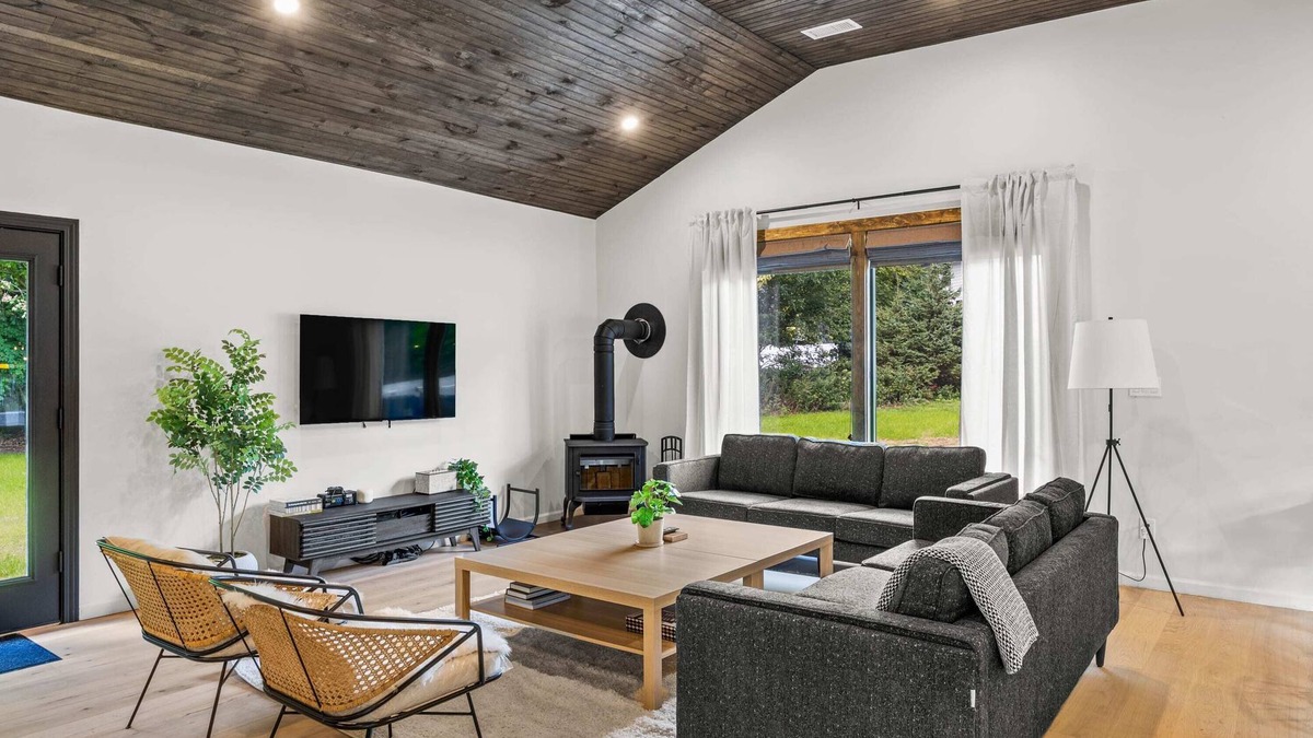 Palenville House | Campfire Bungalow - Kid Friendly