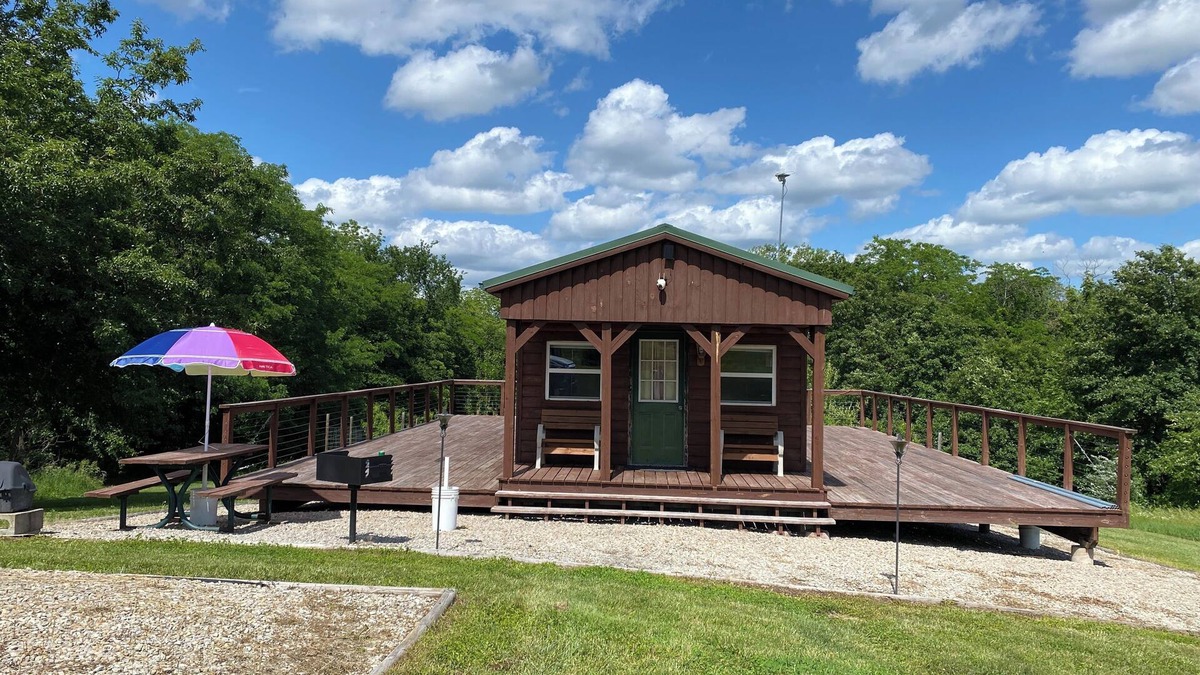 Fairport Cabin | Campground with a Cabin and a Treehouse just 1 hour from Kansas City airport
