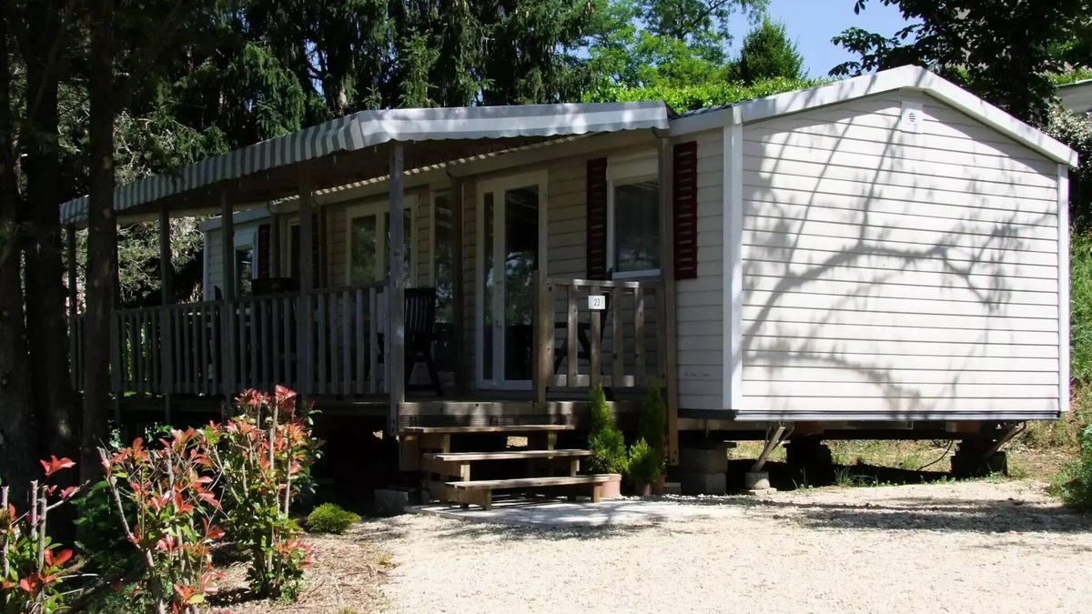 Villefranche-du-Perigord House | CAMPING THE BASTIDE * - Mobile Home 3 bedrooms - 2 bathrooms APOLLON RIVIERA 40 m2 - covered terrace of 18 m2 6 people