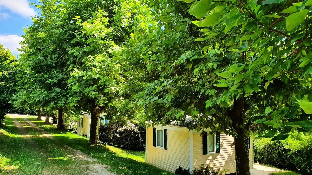 Villefranche-du-Perigord House | CAMPING THE BASTIDE * - Mobile Home 2 bedrooms 4 beds with sanitary facilities - 23 to 29 m2 4 people