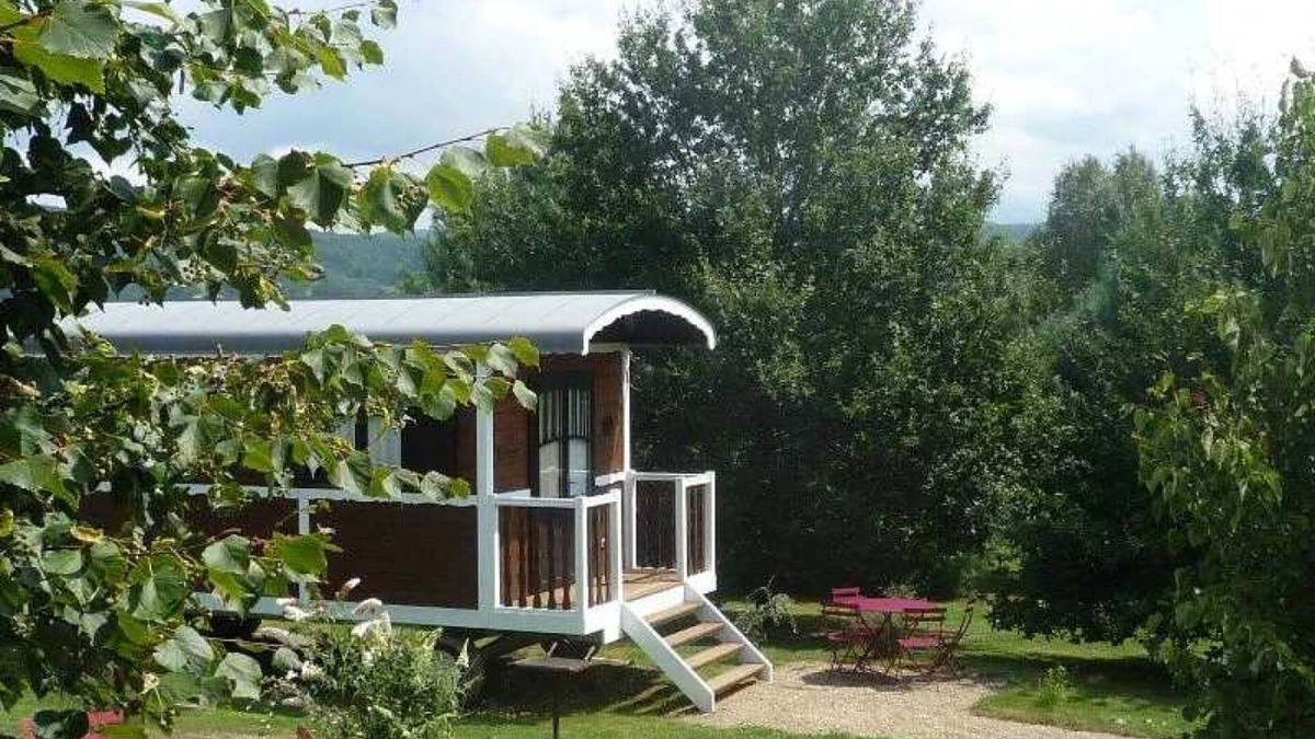 Bar-sur-Aube House | Camping 2 étoiles - Piscine - eecebd