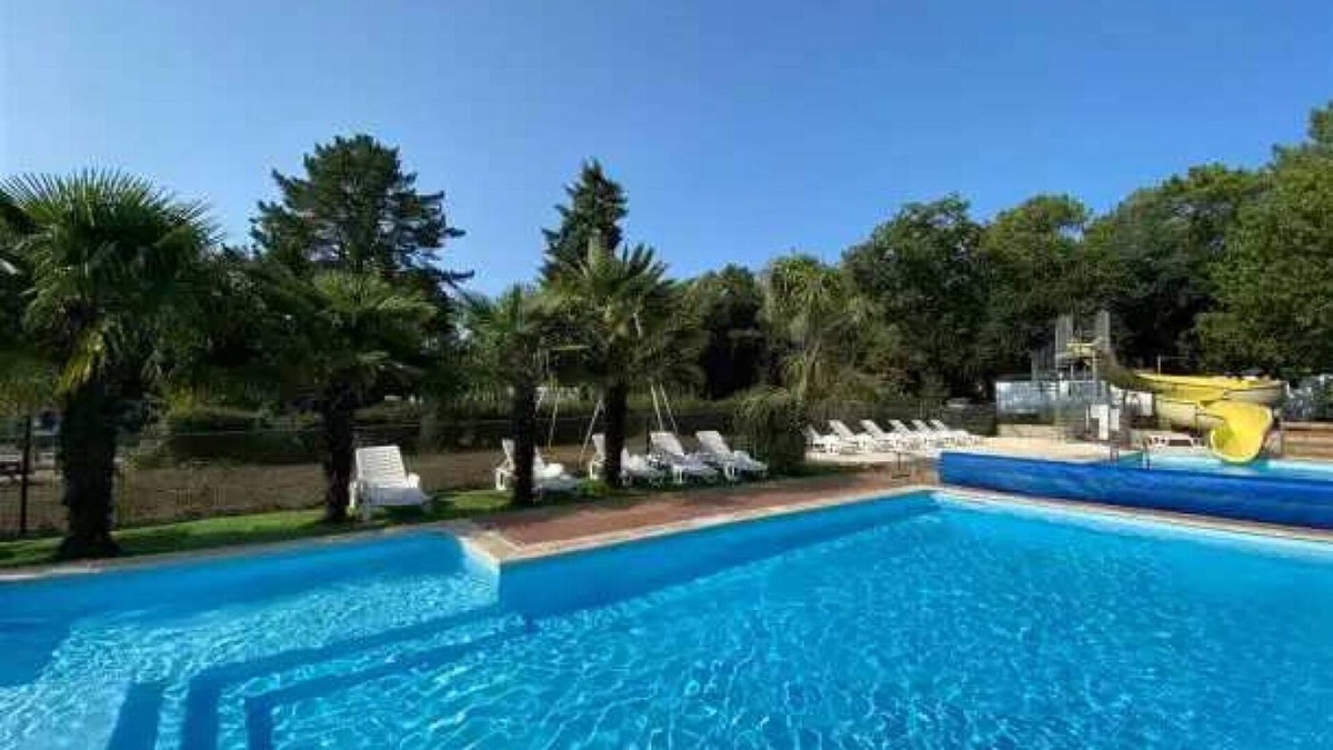 Guemene-Penfao House | Camping 3 étoiles - Piscine - eeceeb