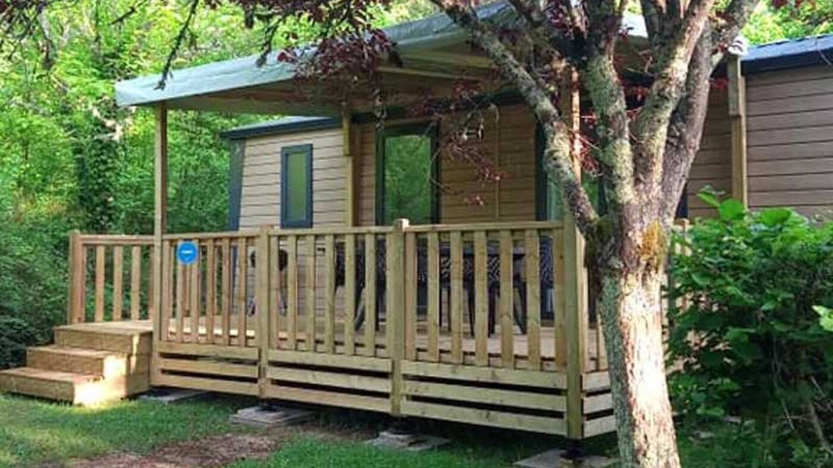 Matour House | Camping 3 étoiles - eeiide