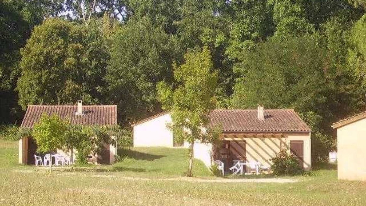 Puy-l'Eveque House | Camping 3 étoiles - Piscine - ccbahda