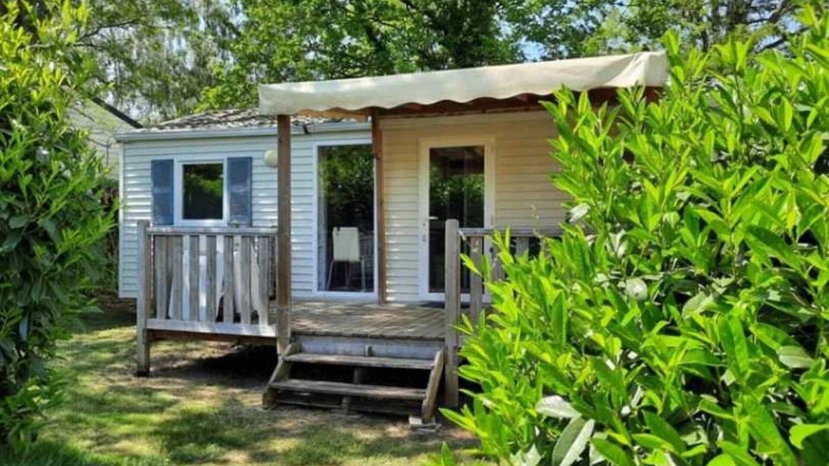 Argenton-Chateau House | Camping 3 étoiles - Piscine - ccbahia