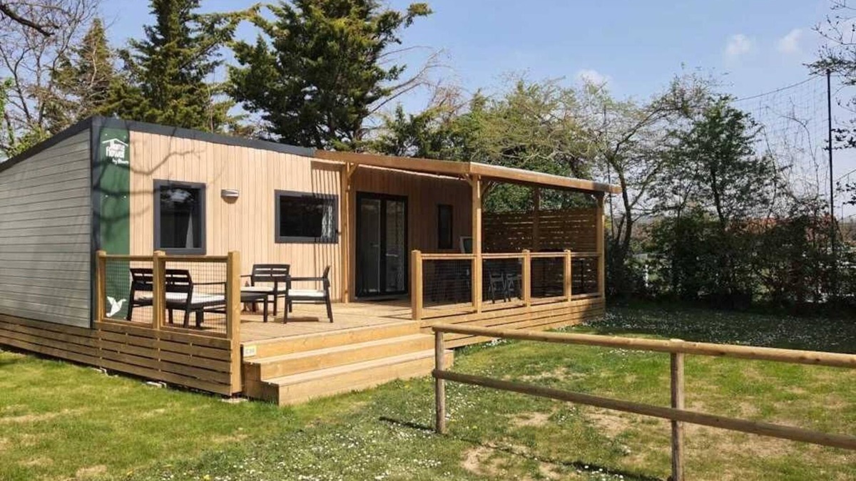 Hauterives House | Camping 3 étoiles - Piscine - ccbbihc