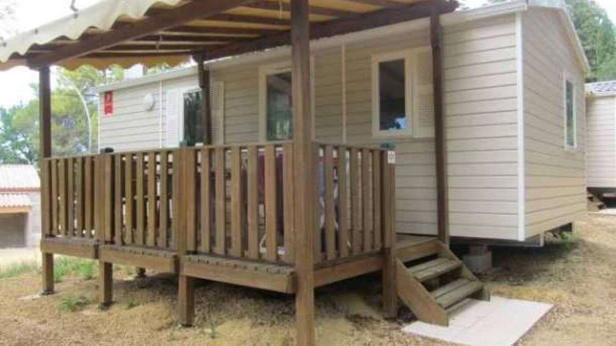 Mondragon House | Camping 3 étoiles - Piscine - eebeb0