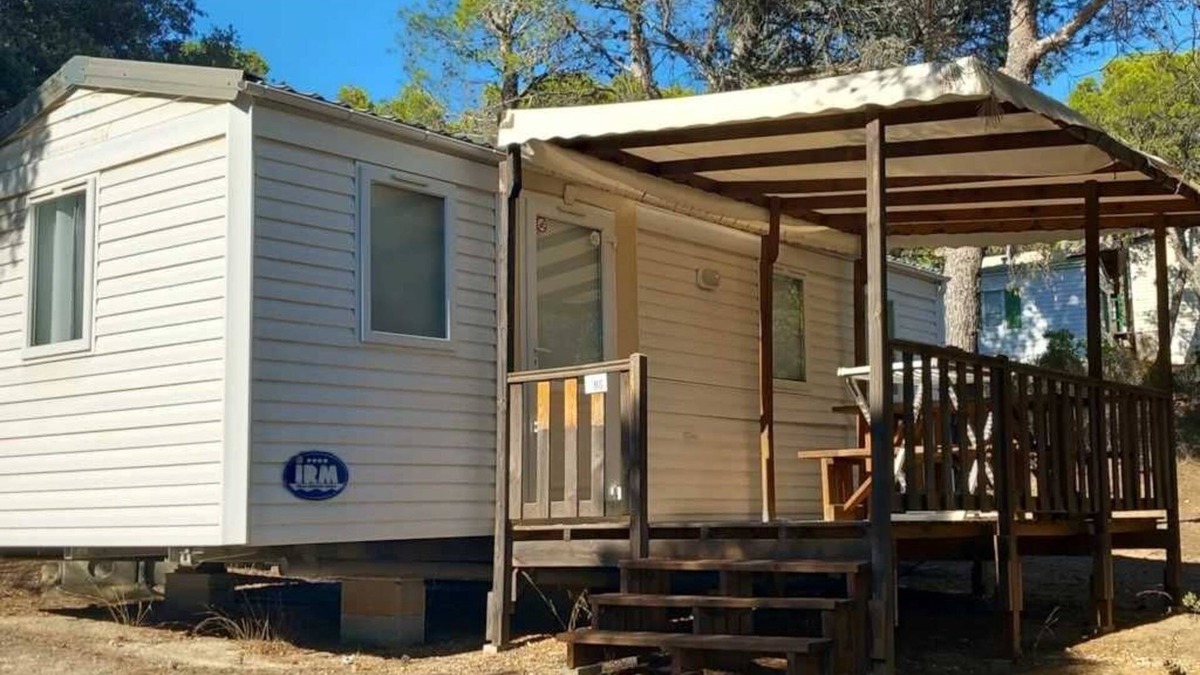 Fabrezan House | Camping 3 étoiles - Piscine - ccb0ffg