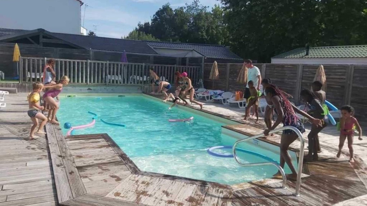 Surgeres House | Camping 3 étoiles - Piscine - ccbbbea