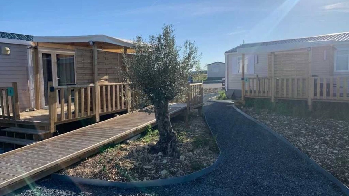 Deols House | Camping 3 étoiles - Piscine - ccaehgd