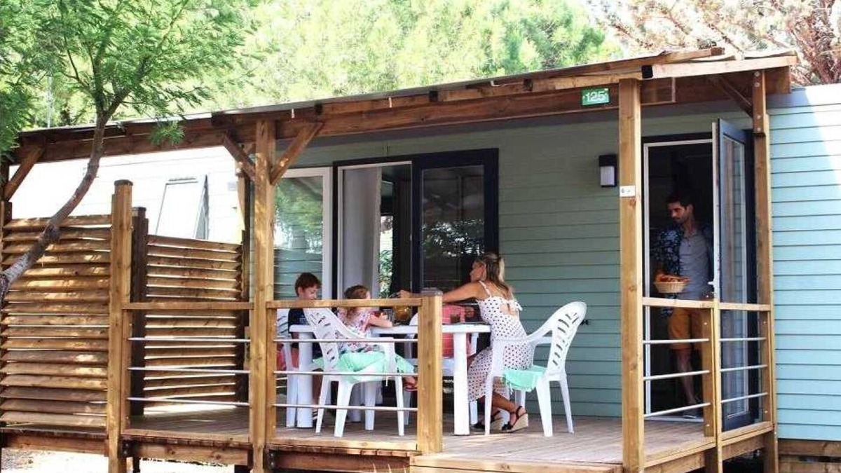 Bessan House | Camping 4 étoiles - Parc aquatique - eeidfh