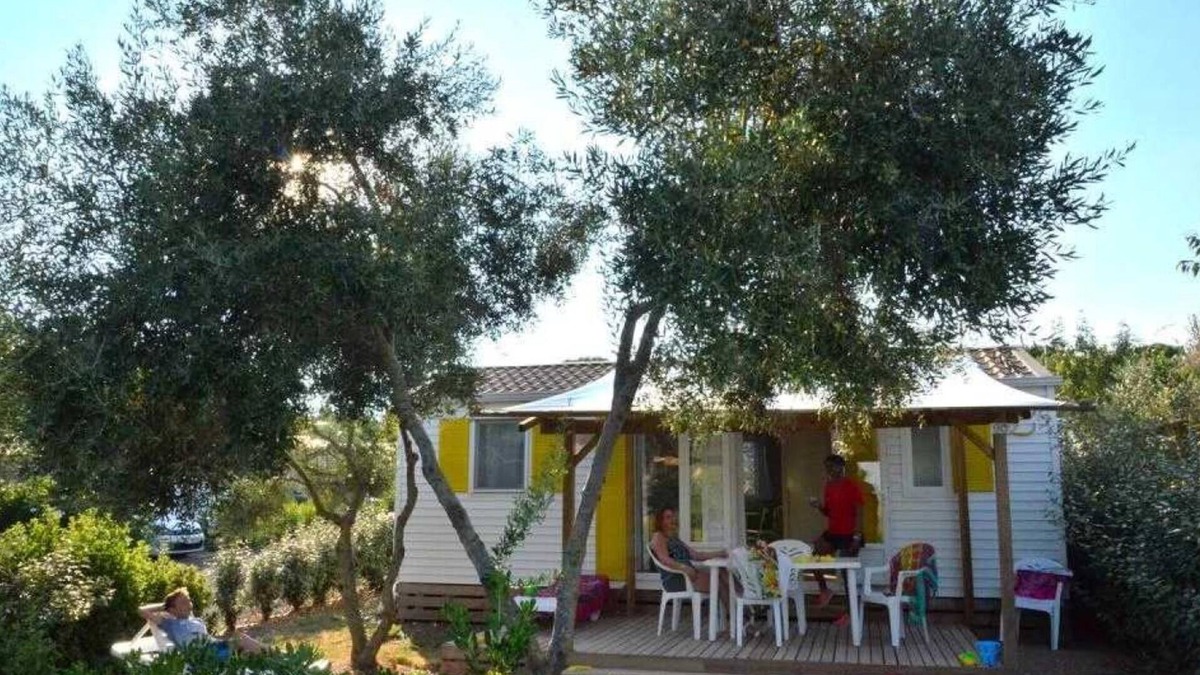 Bessan House | Camping 4 étoiles - Parc aquatique - eeidga