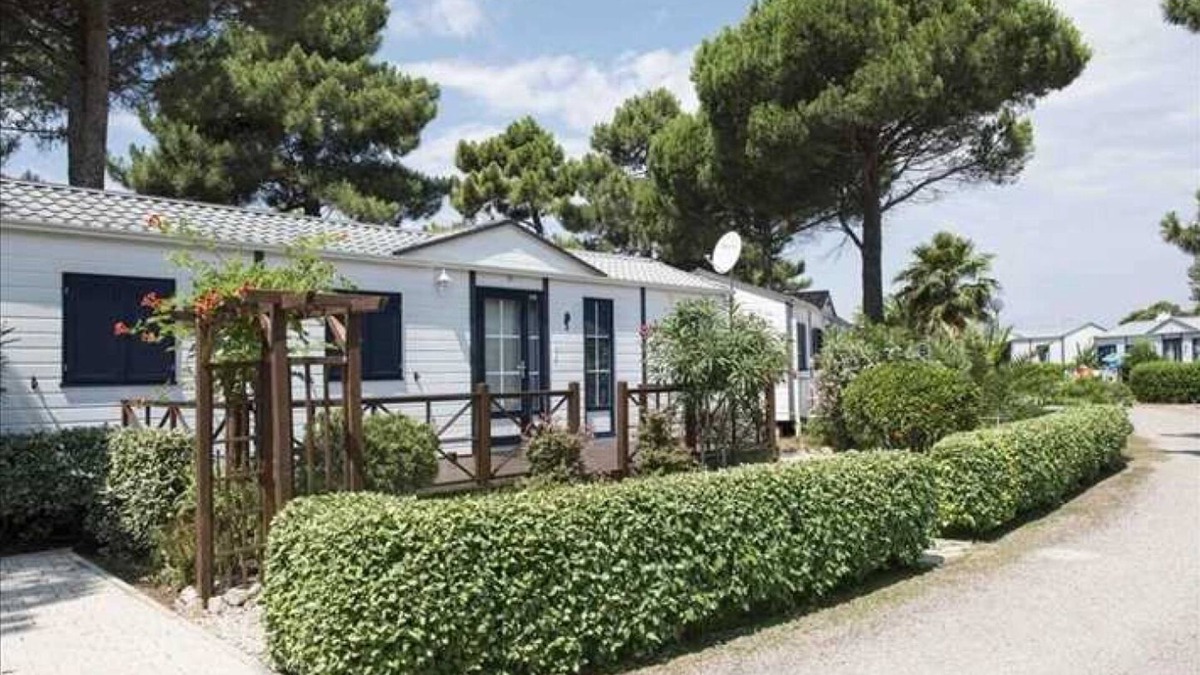 Les Cabanes de Fleury House | Camping 4 étoiles - Parc aquatique - efbh0b