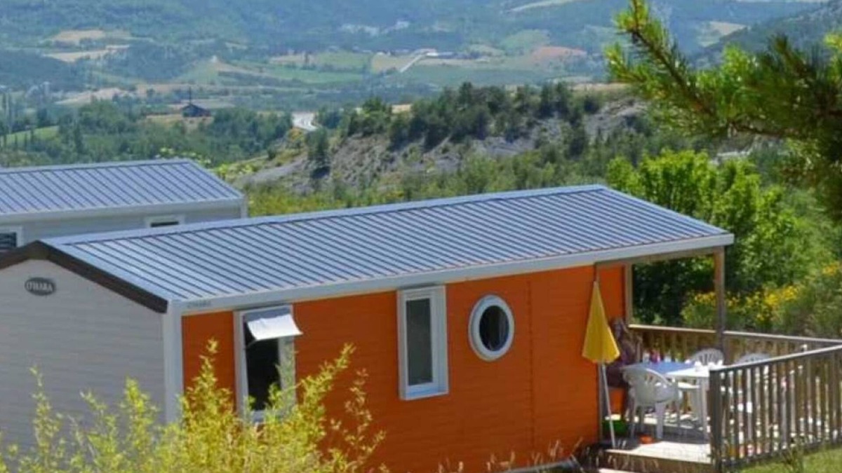 Rosans House | Camping 4 étoiles - Piscine - ccbacgg