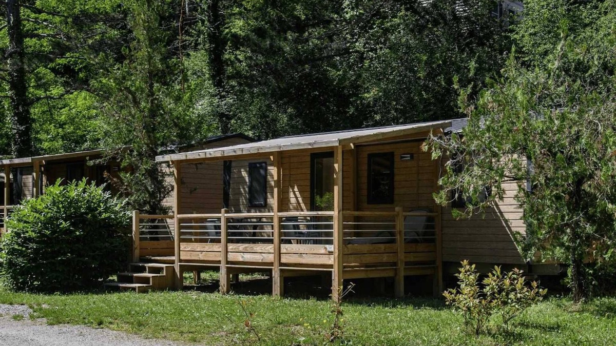 Die House | Camping 4 étoiles - Piscine - ccaifig