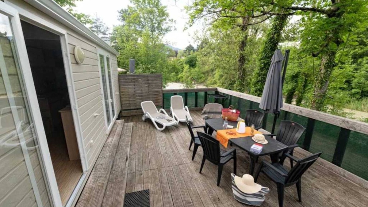 Die House | Camping 4 étoiles - Piscine - ccaifih