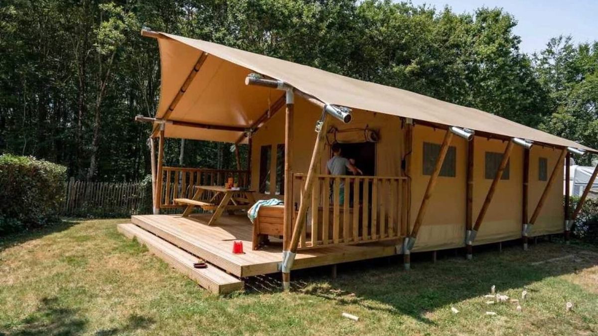Saint-Julien-des-Landes House | Camping 5 étoiles - Piscine - ccbbead