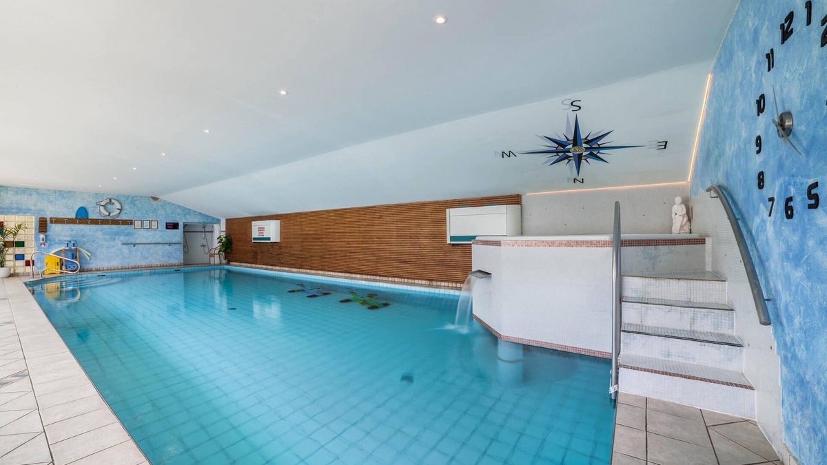 Naturno Apartment | 'Camping Adler Bungalow 14' with Mountain View, Terrace, Shared Pool & Sauna