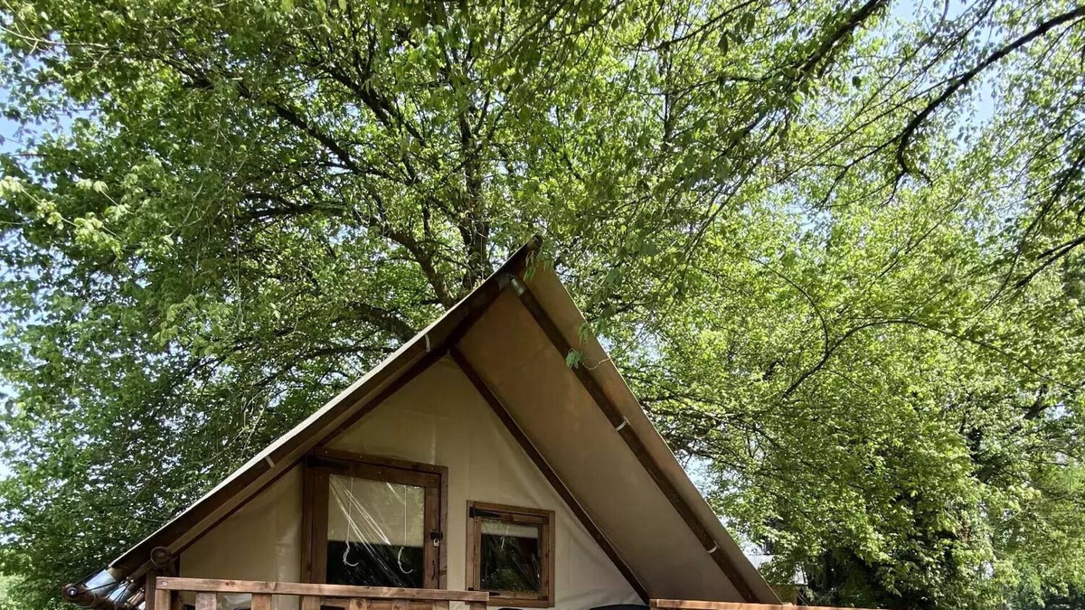 Saint-Amand-Montrond Ski Chalet | Camping Canal de Berry *** - Classic Amazon Lodge on stilts 3 rooms 4 people Without sanitary facilities