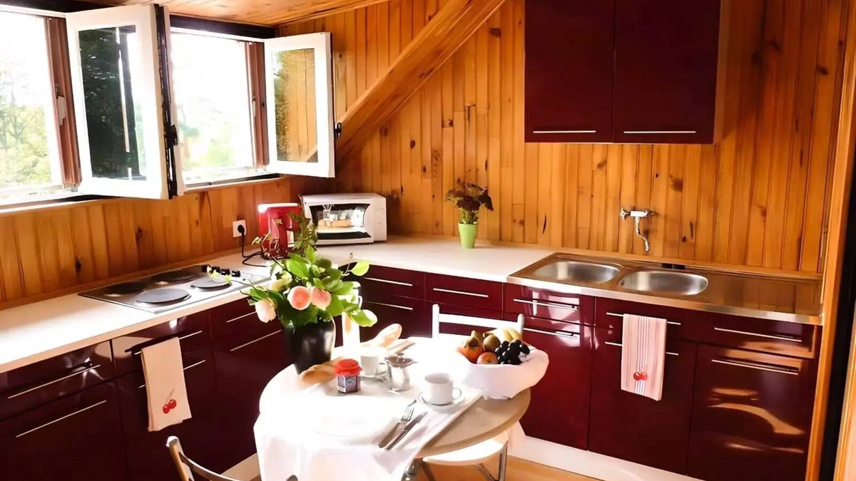 Saint-Honore-les-Bains Apartment | Camping des Bains * - Apartment n°1 - 1 bedroom 2 to 3 people - 2 pers. included in the tariff