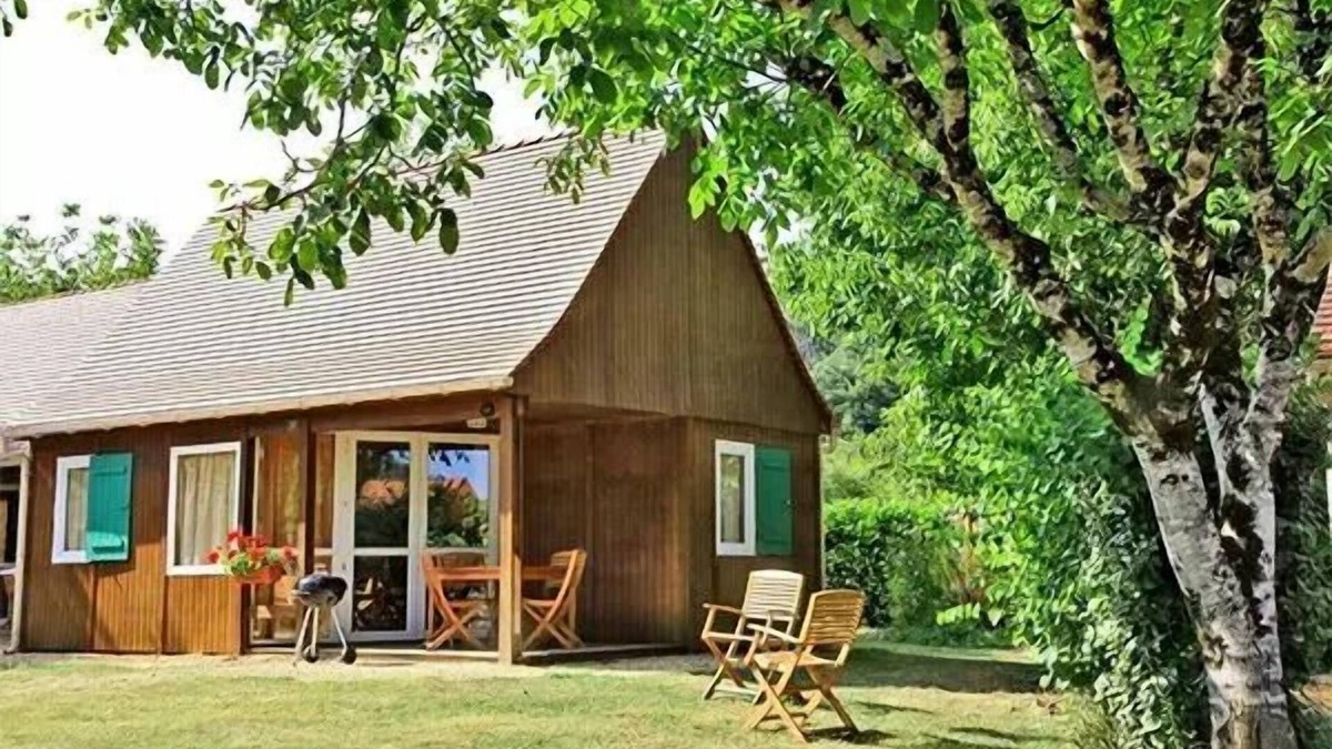 Vitrac Ski Chalet | Camping Domaine de Soleil Plage* - Chalet Classic 3 rooms 4 adults + 1 children with air conditioning - TV